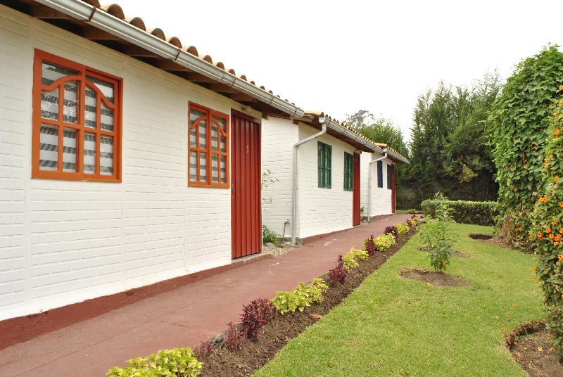 Hosteria Rosa Blanca Puembo Buitenkant foto