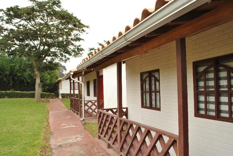 Hosteria Rosa Blanca Puembo Buitenkant foto