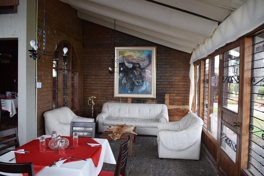 Hosteria Rosa Blanca Puembo Buitenkant foto