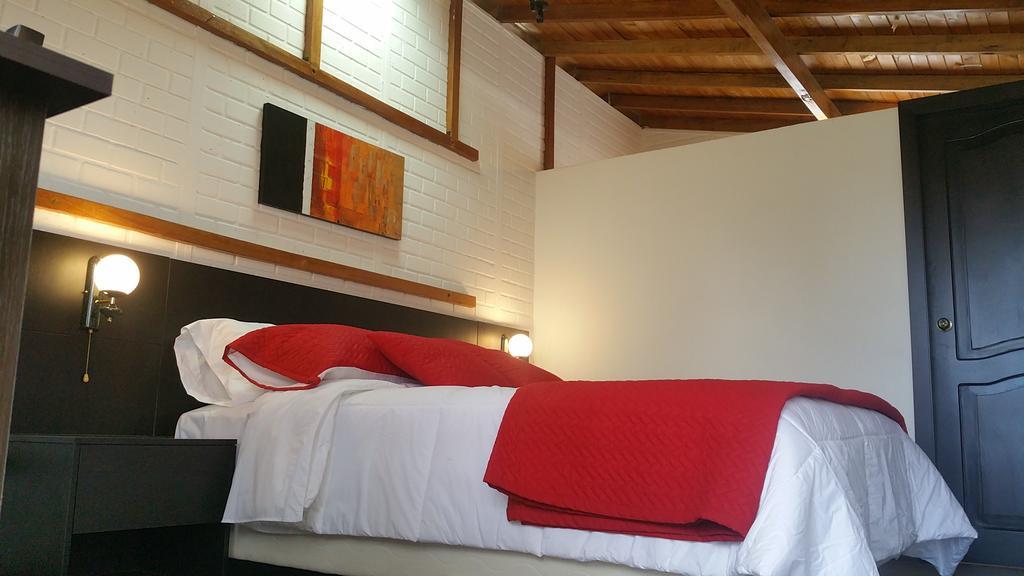 Hosteria Rosa Blanca Puembo Buitenkant foto