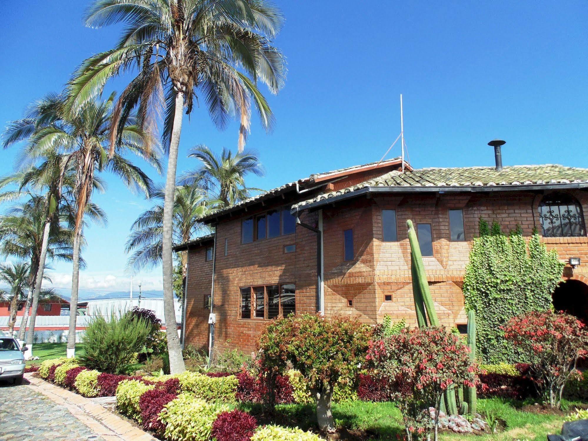 Hosteria Rosa Blanca Puembo Buitenkant foto